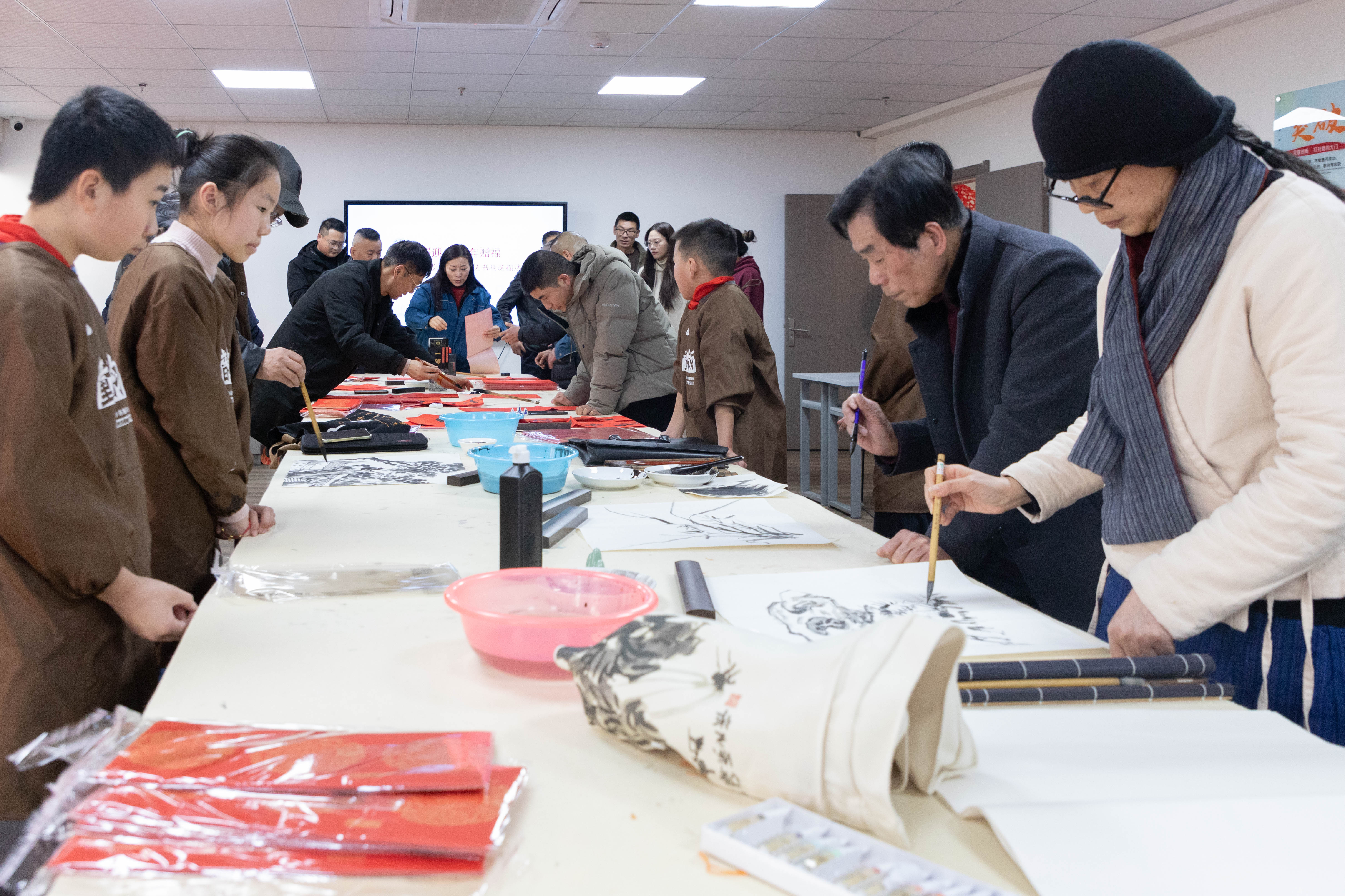 翰墨飄香，丹青亮彩 | 殘疾人之家聯(lián)合市政協(xié)書畫院開展新春聯(lián)誼活動